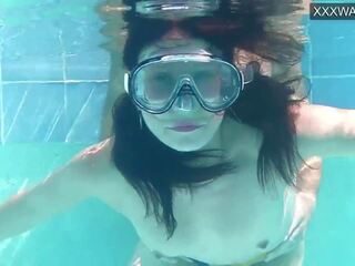 Minnie manga in eduard prihajanje v na plavanje bazen: odrasli video 72
