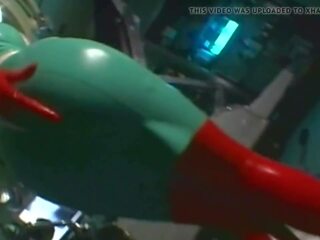Bien connu japonais infirmière milks quéquette en rouge latex gants