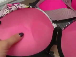 Padded reggiseno feticismo: gratis reggiseno hd adulti film vid 83