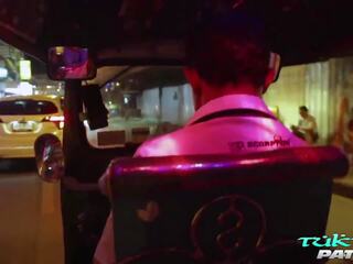 Tuktukpatrol tan linje asiatisk ønsker sæd alle løpet henne fjes