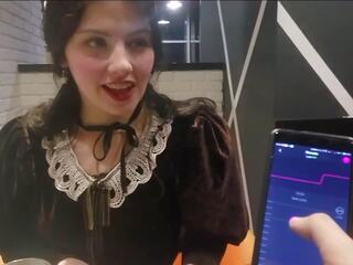 Vibrating trosor i en restaurang, fria vuxen filma 25 | xhamster