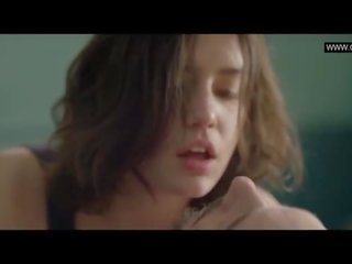 Adele exarchopoulos - ללא חולצה מלוכלך סרט הקלעים - eperdument (2016)