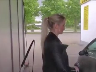 Blond im leggins: kostenlos auto sex video mov 8f